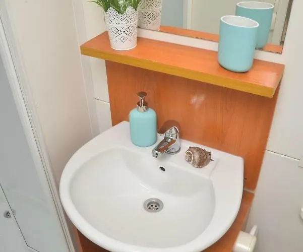 Lavender Mobile 홀리데이파크 4*