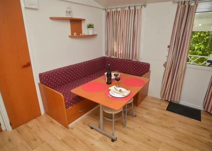 Lavender Mobile 홀리데이파크 파코스탄