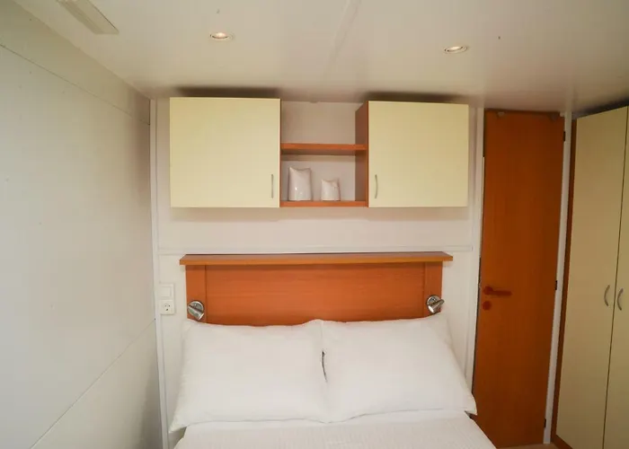 홀리데이파크 Lavender Mobile 파코스탄