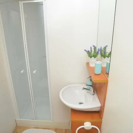 Lavender Mobile Park za odmor 4*