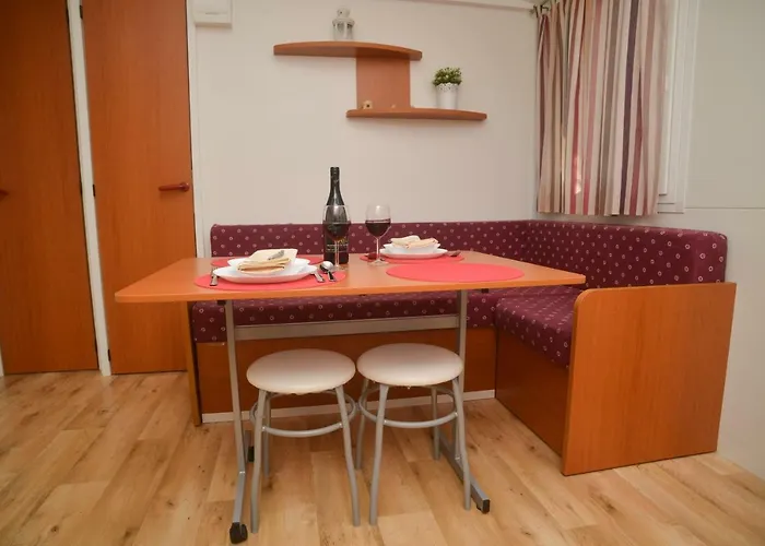 Lavender Mobile Park za odmor 4*